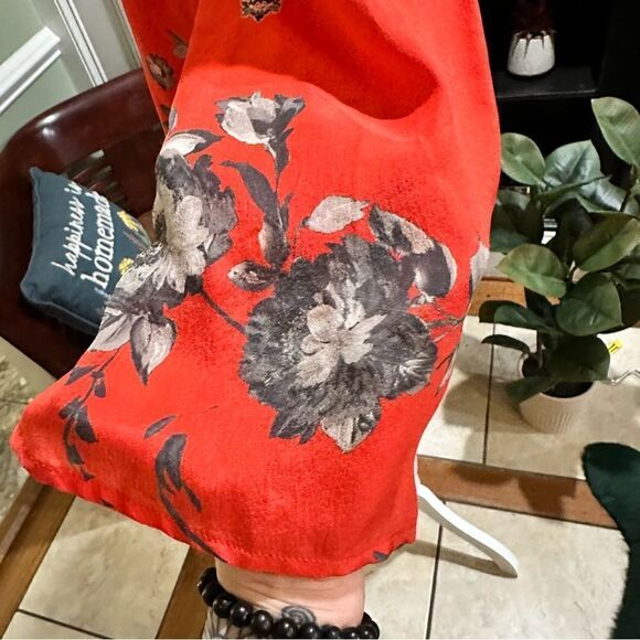 Tolani Red Floral Silk Blouse Size Small - Picture 12 of 13